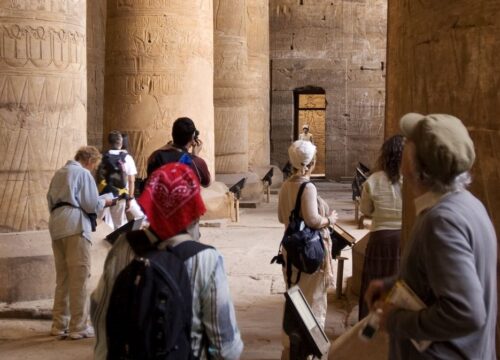 Wycieczki z polskim przewodnikiem – dlaczego warto wybrać lokalnego operatora w Egipcie